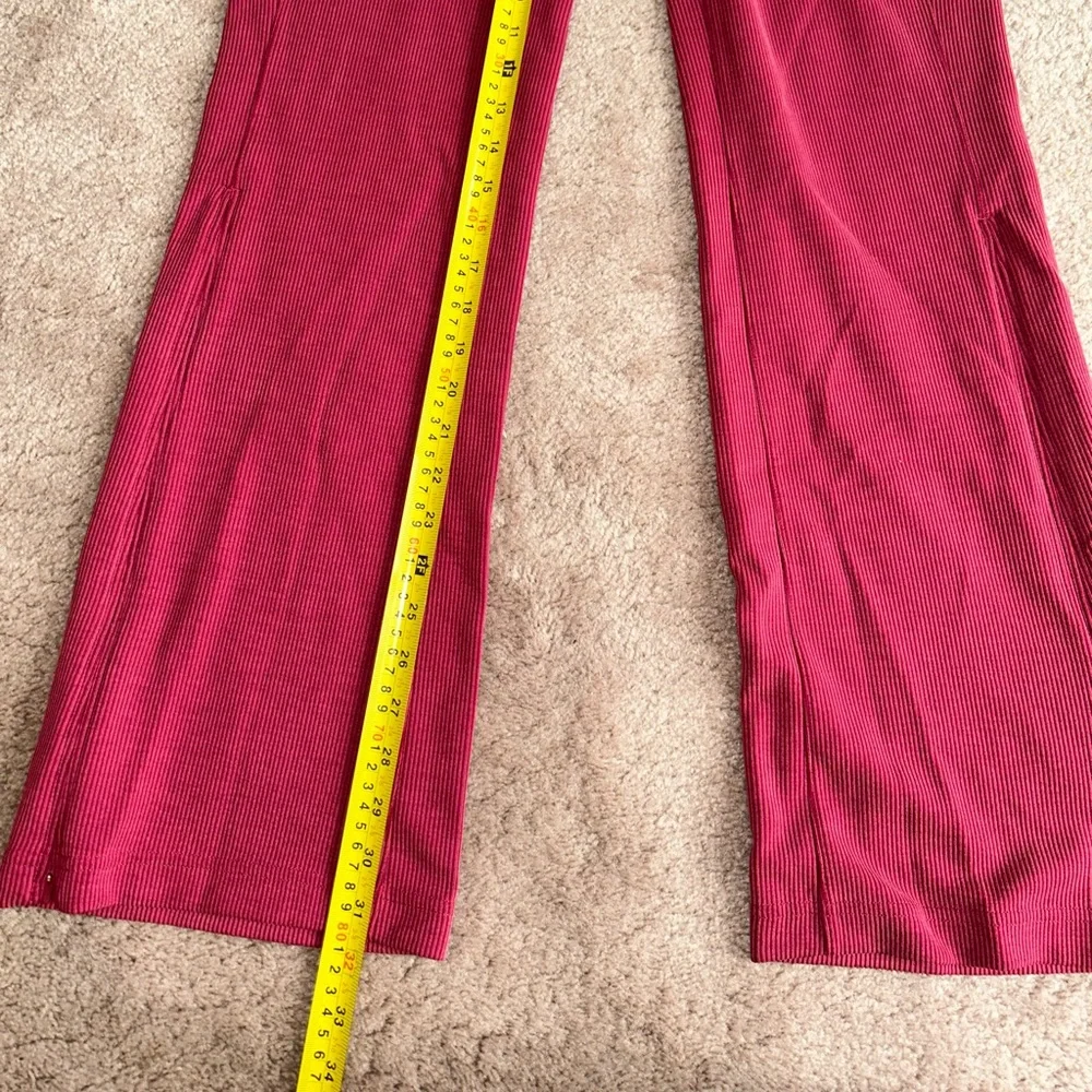 Lululemon Brushed Softstreme Ribbed Zip Flare Pant Pomegranate 8 Never Worn - Picture 5 of 8